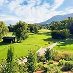 Mercure Domaine De Marlioz & Hotell 4*
