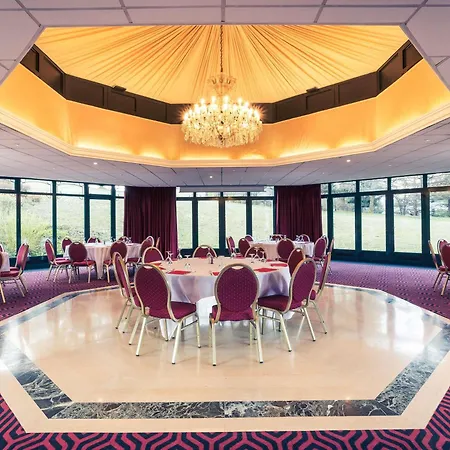 Отель Mercure Domaine De Marlioz &